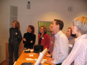 Teilnehmer beim konzentrierten Arbeiten beim moderierten Schreibgesprch. Foto: Th. Wahl-Aust
