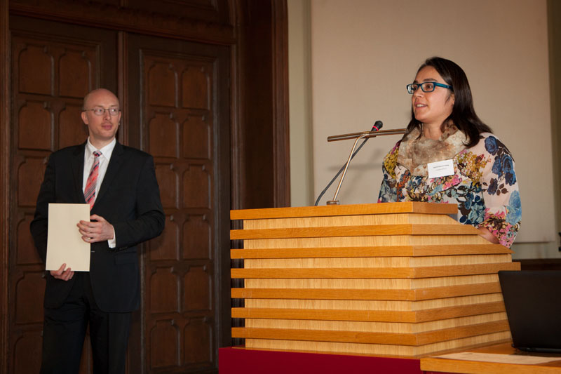 Das Foto zeigt Kathrion Braunschweig am Rednerpult sowie Energieminister Christian Pegel.